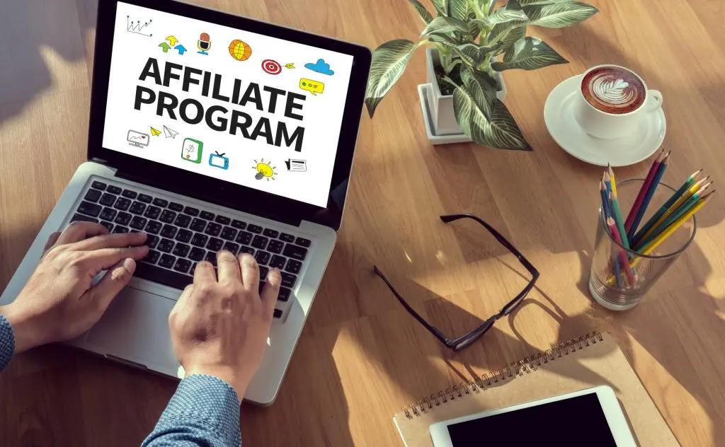 5 Perbedaan Affiliate dan Affiliator: Mana yang Tepat untuk Bisnismu?