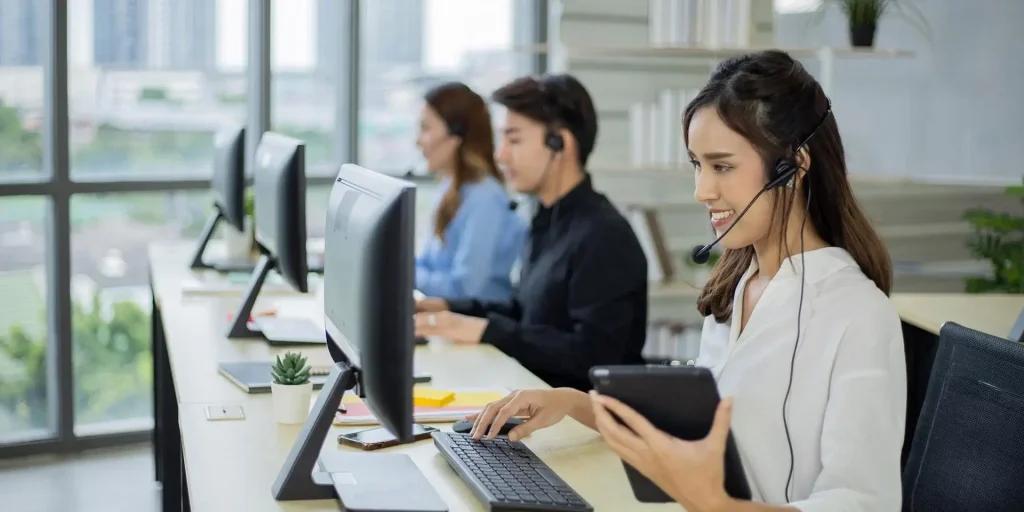 Apa Itu Customer Service? Pengertian, Tugas, dan Contohnya