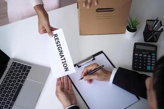 8+ Cara Mengajukan Resign Kerja yang Benar dan Profesional (Lengkap + Contoh)