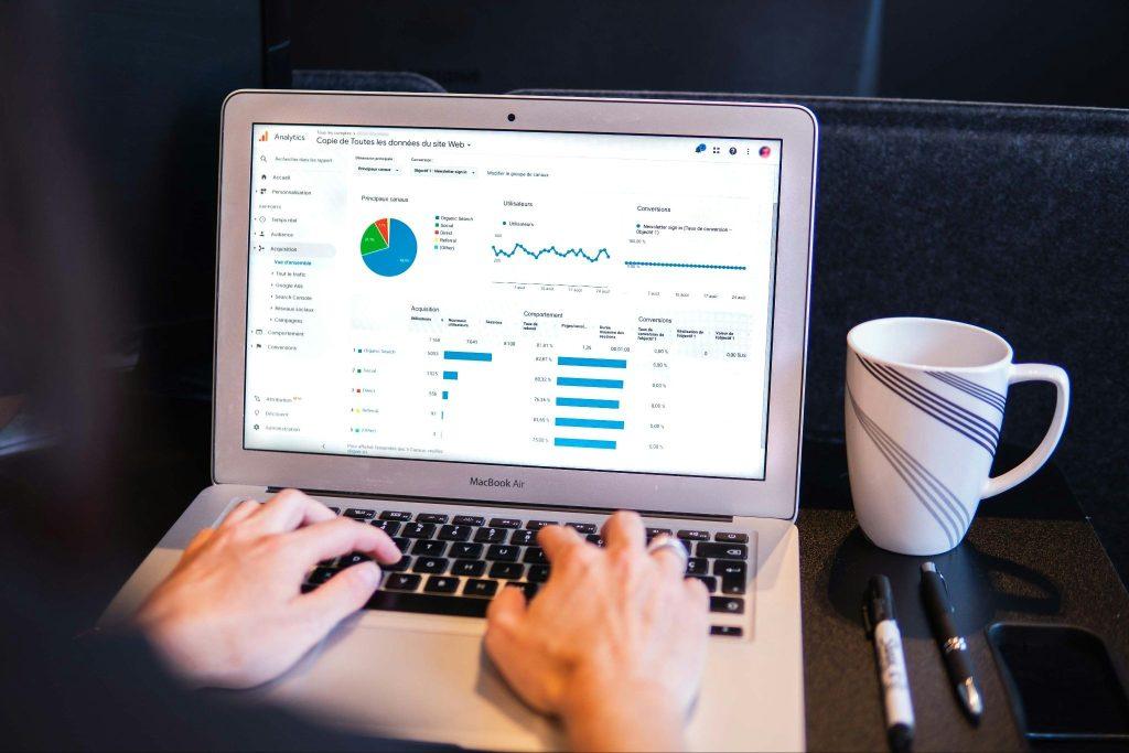 15 Cara Belajar Data Analyst yang Efektif untuk Pemula 