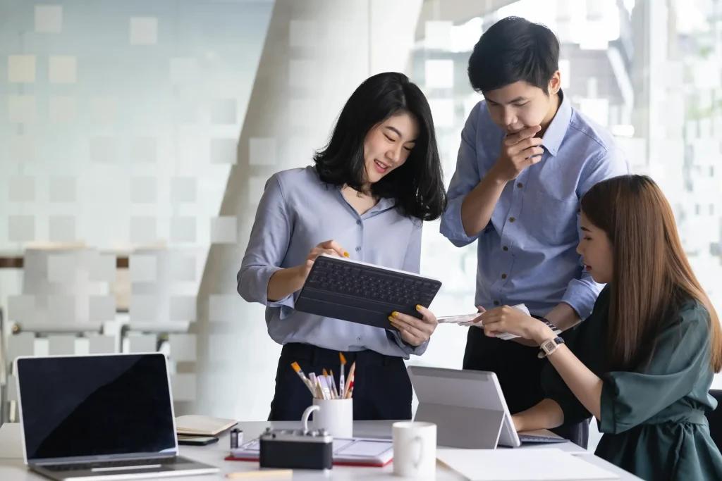 Perbedaan Internship dan Apprenticeship, Mana yang Lebih Cocok untuk Kariermu?
